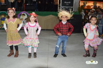 Foto - PREFEITURA MUNICIPAL REALIZA FESTA JUNINA DA ESCOLA CLOVIS MANFIO 2023.