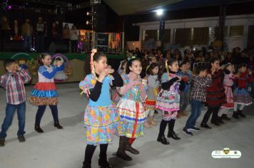 Foto - PREFEITURA MUNICIPAL REALIZA FESTA JUNINA DA ESCOLA CLOVIS MANFIO 2023.