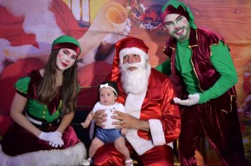 Foto - PROMOVE CANTATA DE NATAL E ENTREGA DE BRINQUEDOS COM A CHEGADA DO PAPAI NOEL