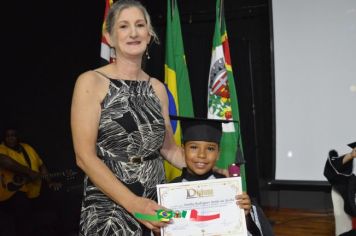 Foto - FORMATURA DOS ALUNOS DA EMEI. FRANCESCO ROMANO.