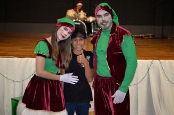 Foto - PROMOVE CANTATA DE NATAL E ENTREGA DE BRINQUEDOS COM A CHEGADA DO PAPAI NOEL