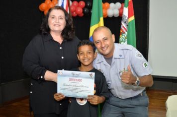 Foto - FORMATURA DO PROERD 2024 EM PEDRINHAS PAULISTA. 