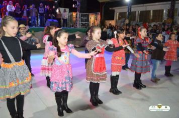 Foto - PREFEITURA MUNICIPAL REALIZA FESTA JUNINA DA ESCOLA CLOVIS MANFIO 2023.