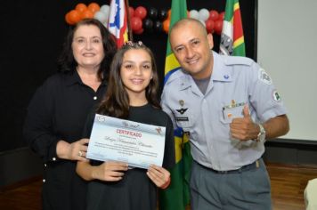 Foto - FORMATURA DO PROERD 2024 EM PEDRINHAS PAULISTA. 