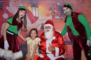 Foto - PROMOVE CANTATA DE NATAL E ENTREGA DE BRINQUEDOS COM A CHEGADA DO PAPAI NOEL