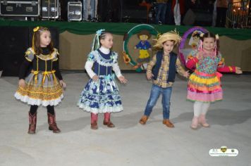 Foto - PREFEITURA MUNICIPAL REALIZA FESTA JUNINA DA ESCOLA CLOVIS MANFIO 2023.