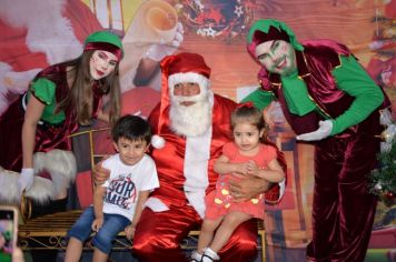 Foto - PROMOVE CANTATA DE NATAL E ENTREGA DE BRINQUEDOS COM A CHEGADA DO PAPAI NOEL