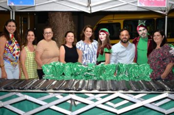 Foto - PROMOVE CANTATA DE NATAL E ENTREGA DE BRINQUEDOS COM A CHEGADA DO PAPAI NOEL