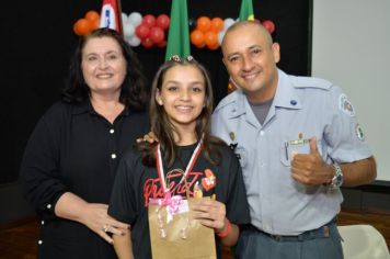 Foto - FORMATURA DO PROERD 2024 EM PEDRINHAS PAULISTA. 