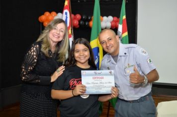 Foto - FORMATURA DO PROERD 2024 EM PEDRINHAS PAULISTA. 