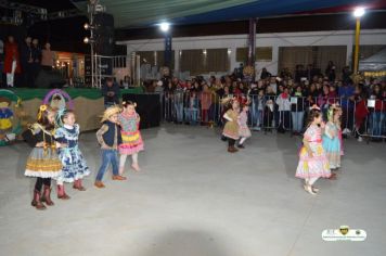 Foto - PREFEITURA MUNICIPAL REALIZA FESTA JUNINA DA ESCOLA CLOVIS MANFIO 2023.