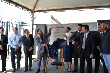 NA PRESENÇA DE GRANDE PUBLICO, VÁRIAS AUTORIDADES E COM JUSTAS HOMENAGENS, DELEGACIA DE POLICIA DE PEDRINHAS PAULISTA É INAUGURADA.