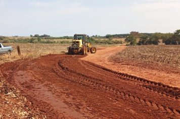 PREFEITURA DE PEDRINHAS PAULISTA REALIZA MANUTENÇÃO NAS ESTRADAS RURAIS DO MUNICÍPIO.