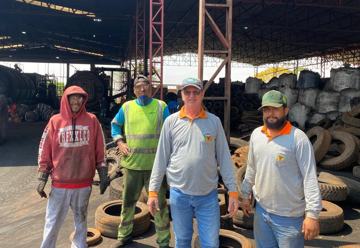 PREFEITURA DE PEDRINHAS PAULISTA RECOLHE MAIS DE 3 TONELADAS DE PNEUS INSERVÍVEIS EM NOVA ETAPA DE COLETA AMBIENTAL.