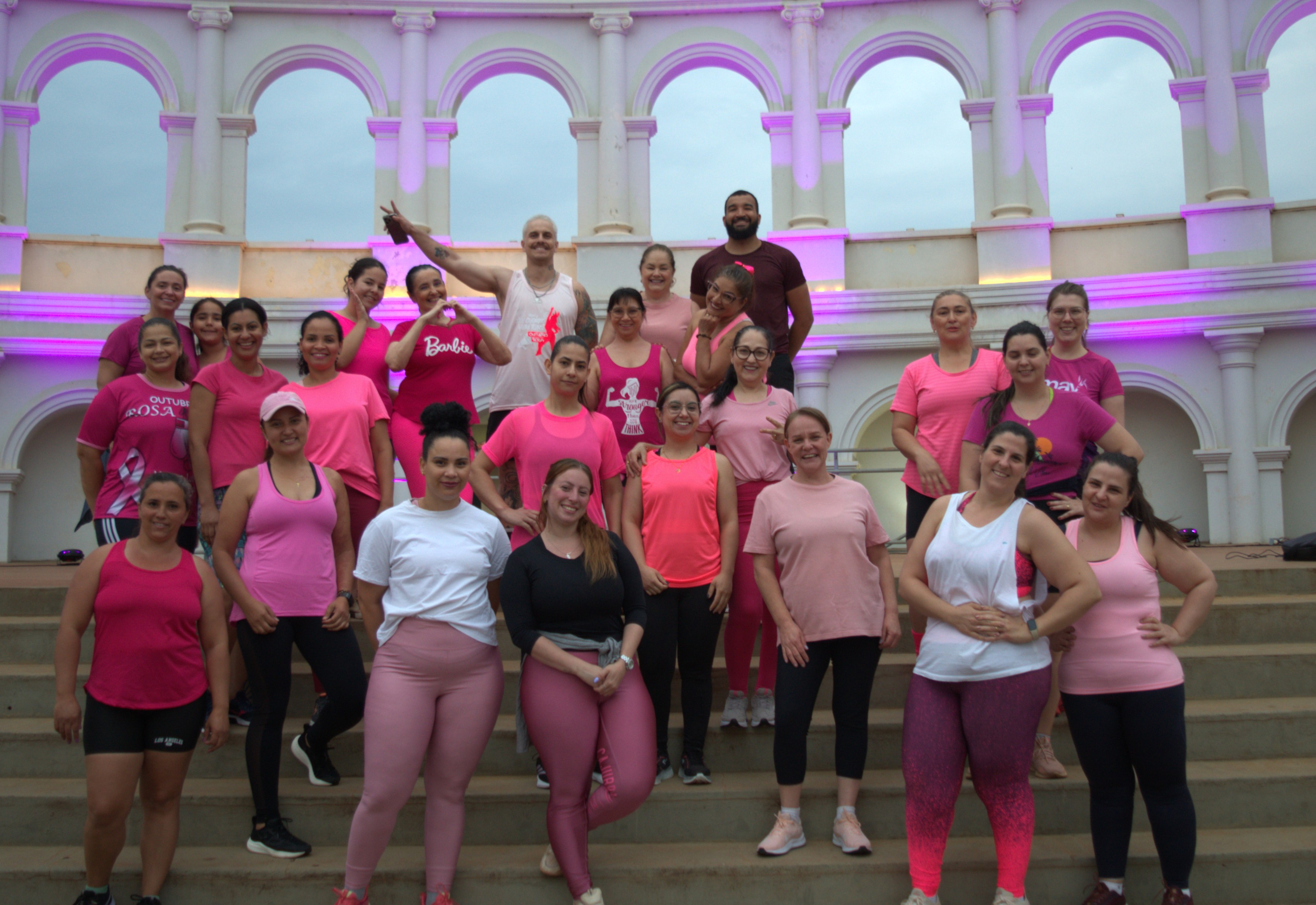 PREFEITURA PROMOVE AULÃO DE ZUMBA ESPECIAL EM COMEMORAÇÃO AO OUTUBRO ROSA.